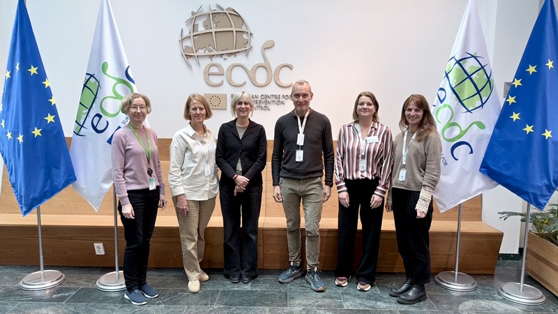 Group photo of representatives of the EURL-PH-FWDB and ECDC in Stockholm